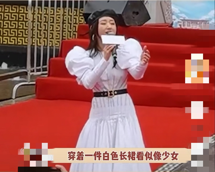 杨钰莹|杨钰莹：频繁到小县城商演，卖力演出却无掌声，寂寞又落魄!