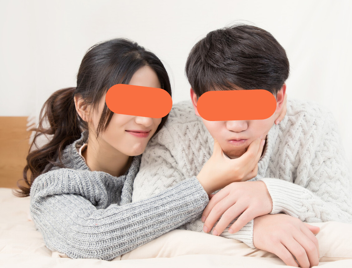00后小伙向师傅求爱,不顾阻拦追到女宿舍