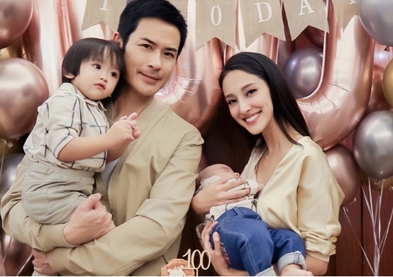 郑嘉颖|不愧是白富美！郑嘉颖小22岁娇妻光脚拍写真，穿丝绸吊带秀大长腿