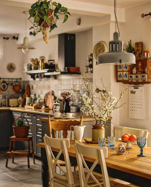 波兰女主晒出自己的家:复古+暗黑,普通家具搭配出高颜值,美爆