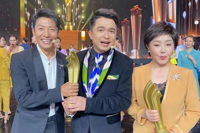 主持人|广电“主持人金声奖”颁奖典礼录制圆满，央视4人获奖，鲁健成C位