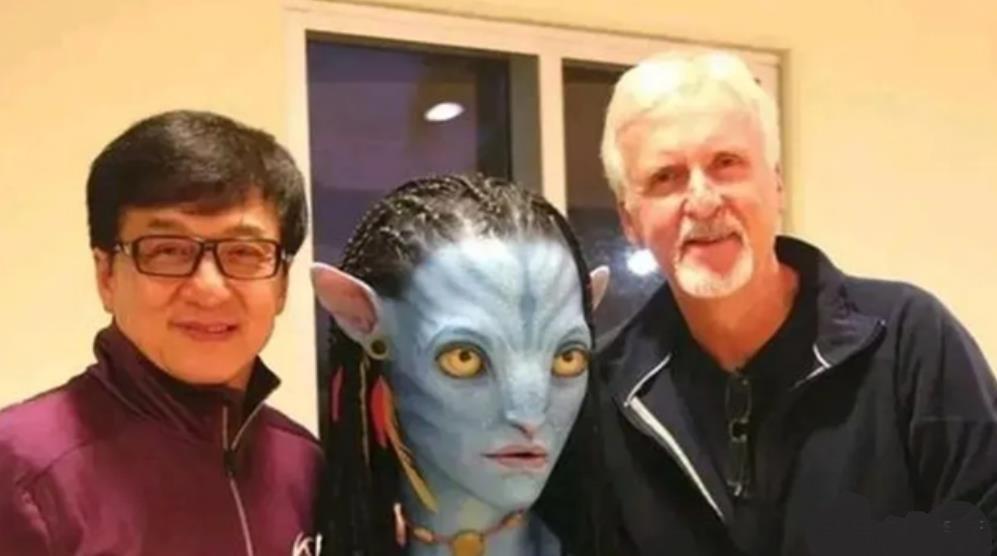 我是谁|成龙《我是谁》票房3800w，输给周星驰，但21层高楼一跳世界闻名