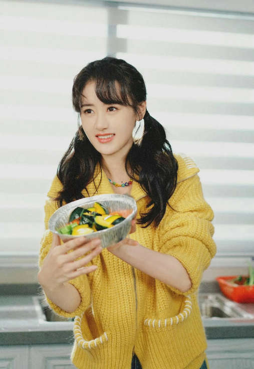 横店|袁冰妍近况令人担忧，留守横店食宿自理，已脱离剧组，情绪不稳定