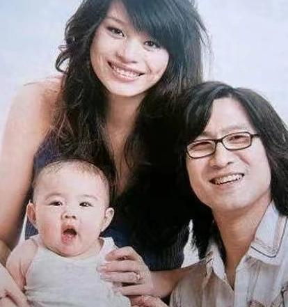 汪峰|汪峰前妻自曝欠60W外债，目光呆滞手臂抓痕明显，精神状态引担忧