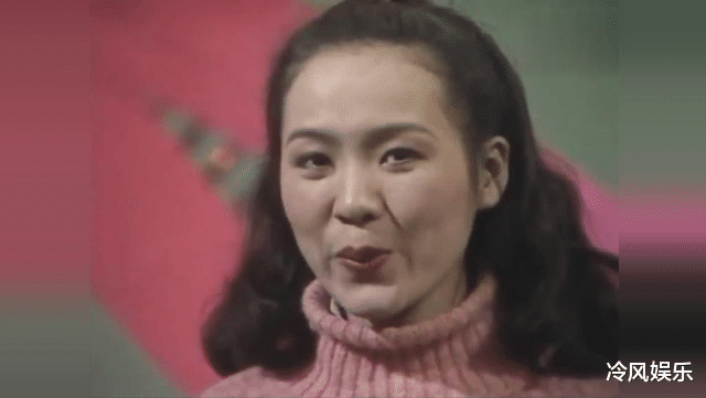 她很长时间都不是中国人了？她在春节联欢晚会上多次走红，被她的外国丈夫拒绝并离婚