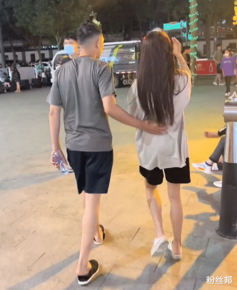 李天佑|天佑带陈静莹自驾游西藏，两天花费了30万，网友：网红是条致富路