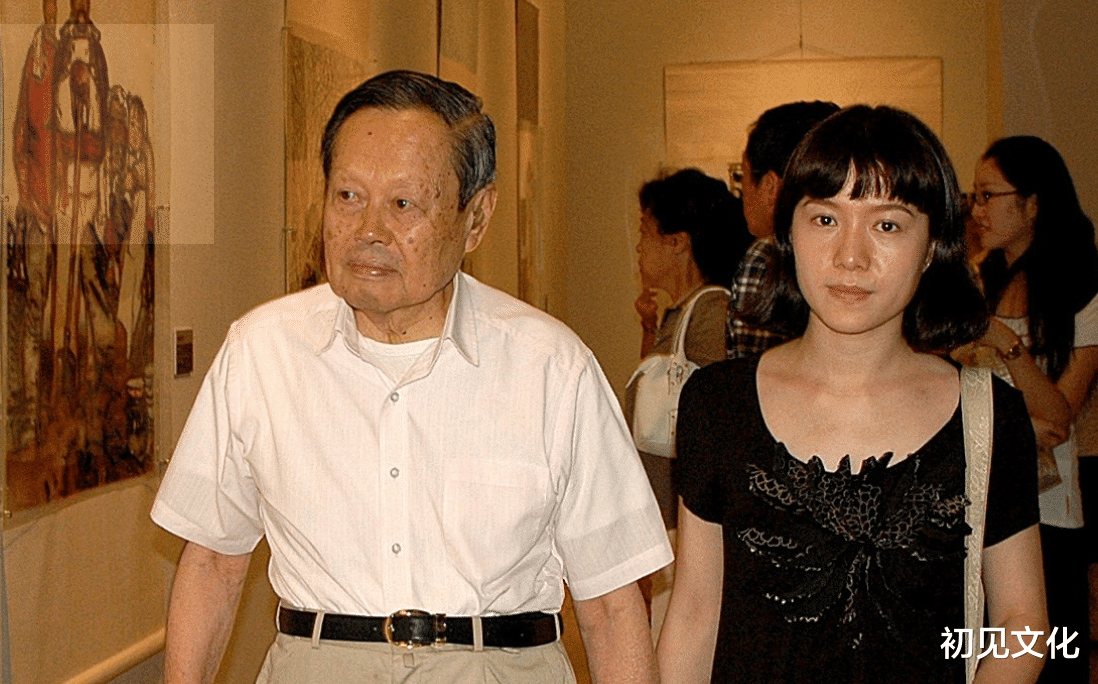 张纪中|曝张纪中小31岁娇妻转移3亿房产，到丈母娘名下，男方以离婚威胁