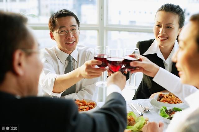 同学聚会,昔日恋人醉酒发生关系,三人竟同睡一床,如何评价本案