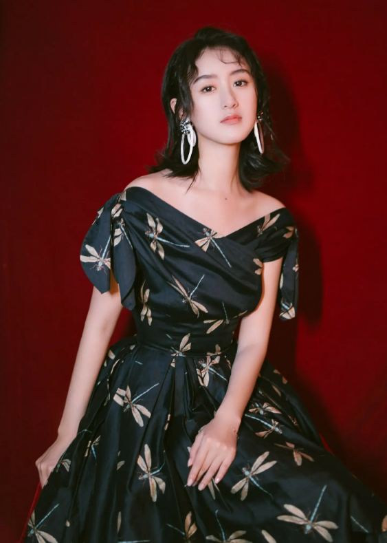 横店|袁冰妍近况令人担忧，留守横店食宿自理，已脱离剧组，情绪不稳定