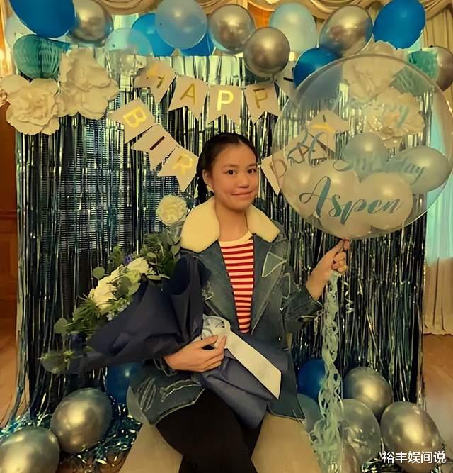 刘銮雄|71岁富商刘銮雄再度现身街头!三个保镖持六块白毛巾,独自行走精神好