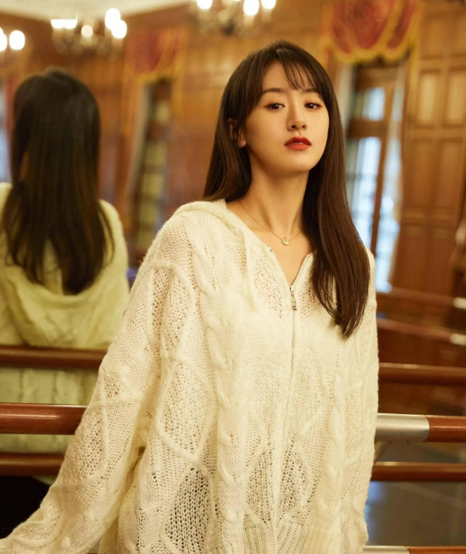 横店|袁冰妍近况令人担忧，留守横店食宿自理，已脱离剧组，情绪不稳定