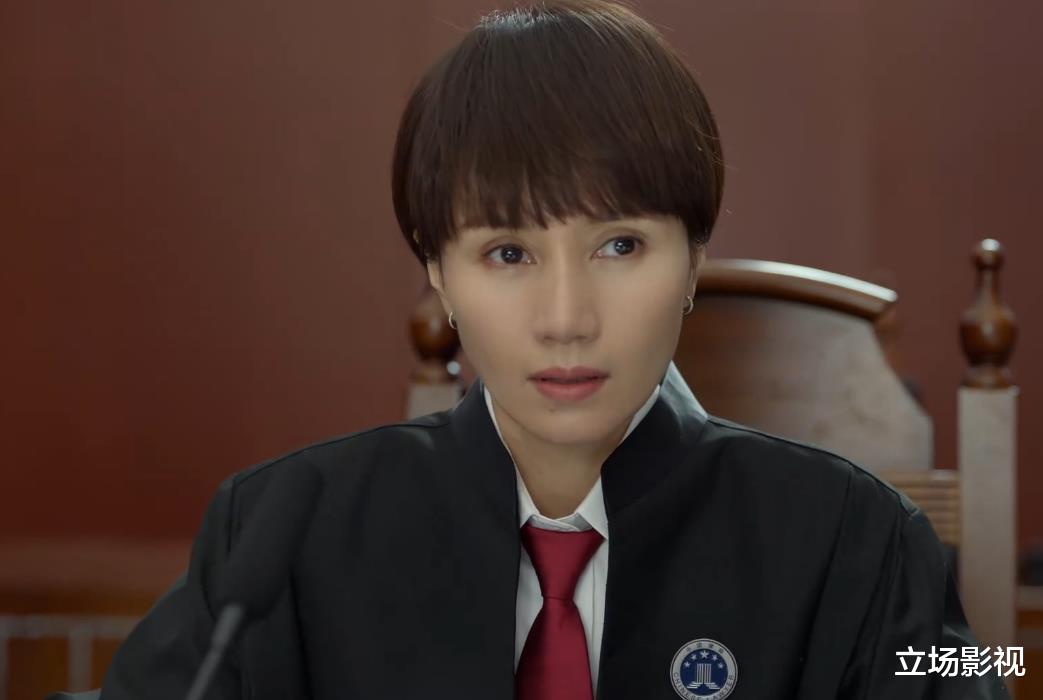 玫瑰之战|看了4集央视《玫瑰之战》后,我连发感叹,国产剧都这样拍,何愁没观众!