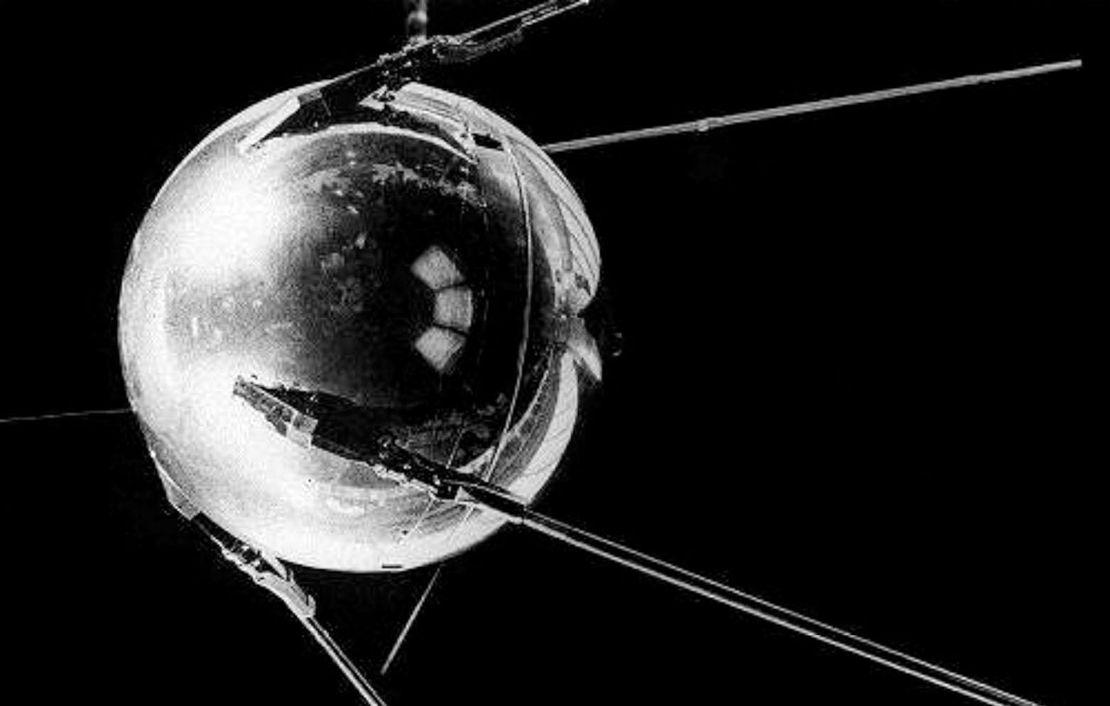 大家被NASA“骗”了?神舟十三号宇航员出舱后,暴露太空原本面貌