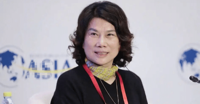 董明珠|董明珠直播失误后续:出错女主播消失,男主播一脸乖巧气氛压抑