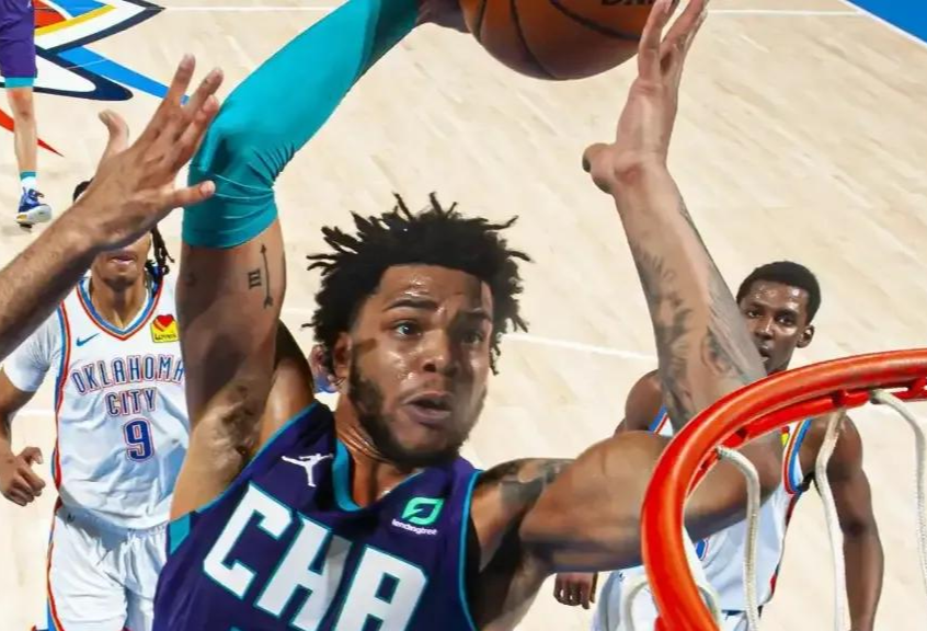 NBA一夜8大交易,霍华德和勇士完成续约