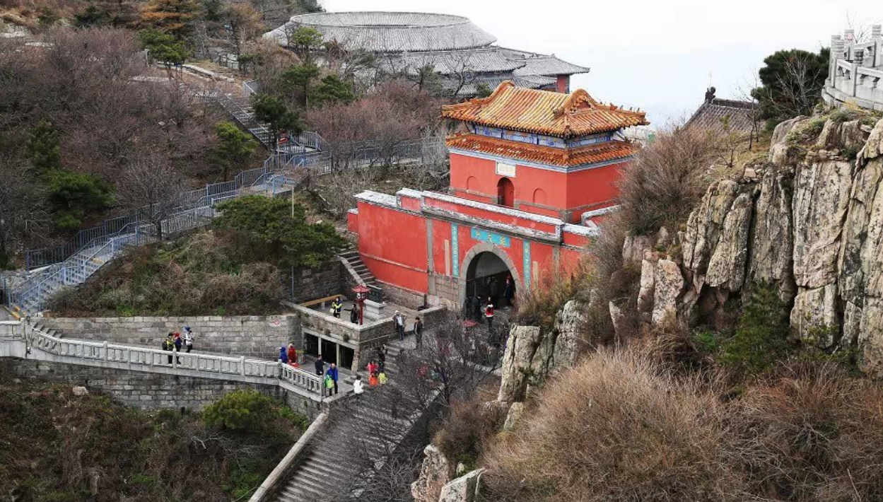 梯田|中国最美十大名山之一，东岳泰山，一处你来了不会后悔的游览圣地