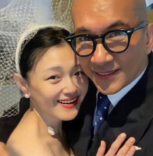 大S|具俊晔大S最新街头近照，大S穿搭成焦点，和头婚对比差距很大