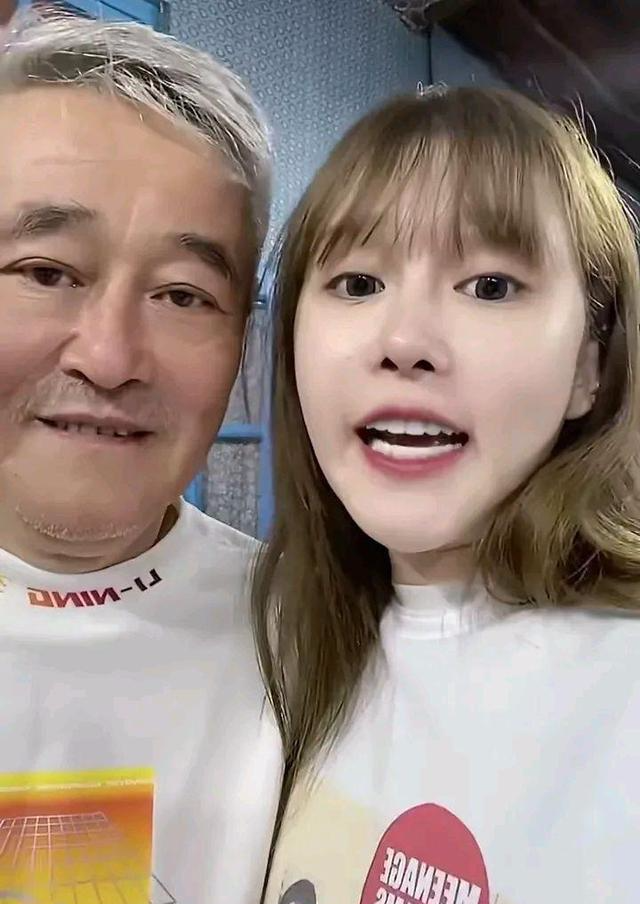 赵本山|赵本山生闷气,女儿嘲笑男朋友天天化妆,有什么办法呢?