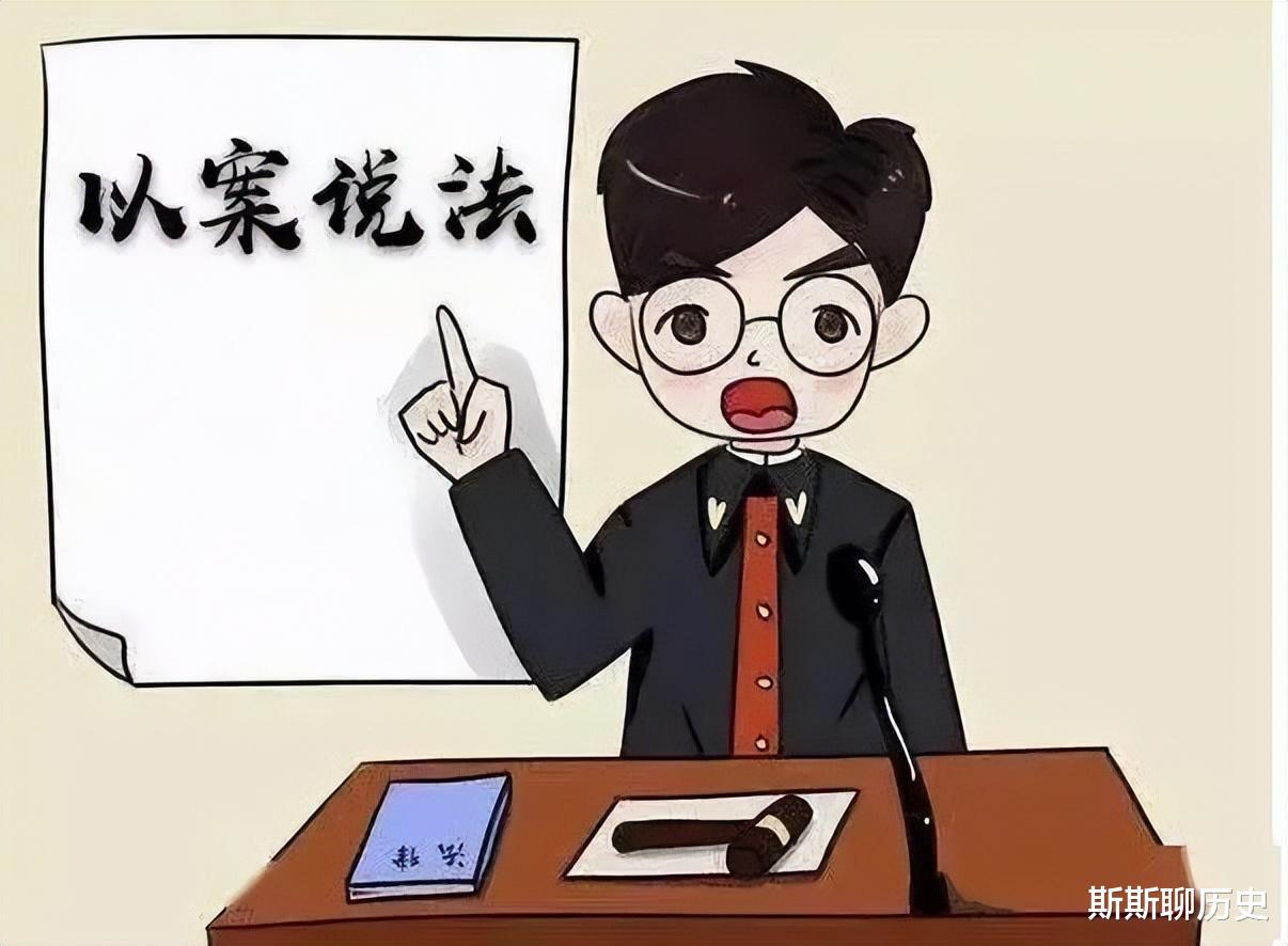 夏日炎炎,在家光着身子,四处游荡,到底违不违法?