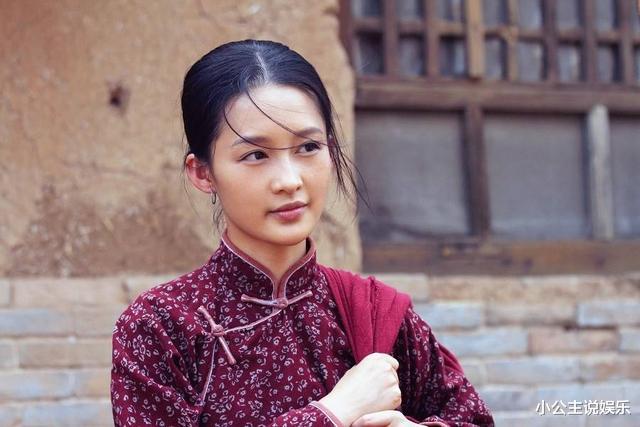 李沁|李沁：曾是国家秘密培养的人才，却转行进了娱乐圈，理由令人感慨