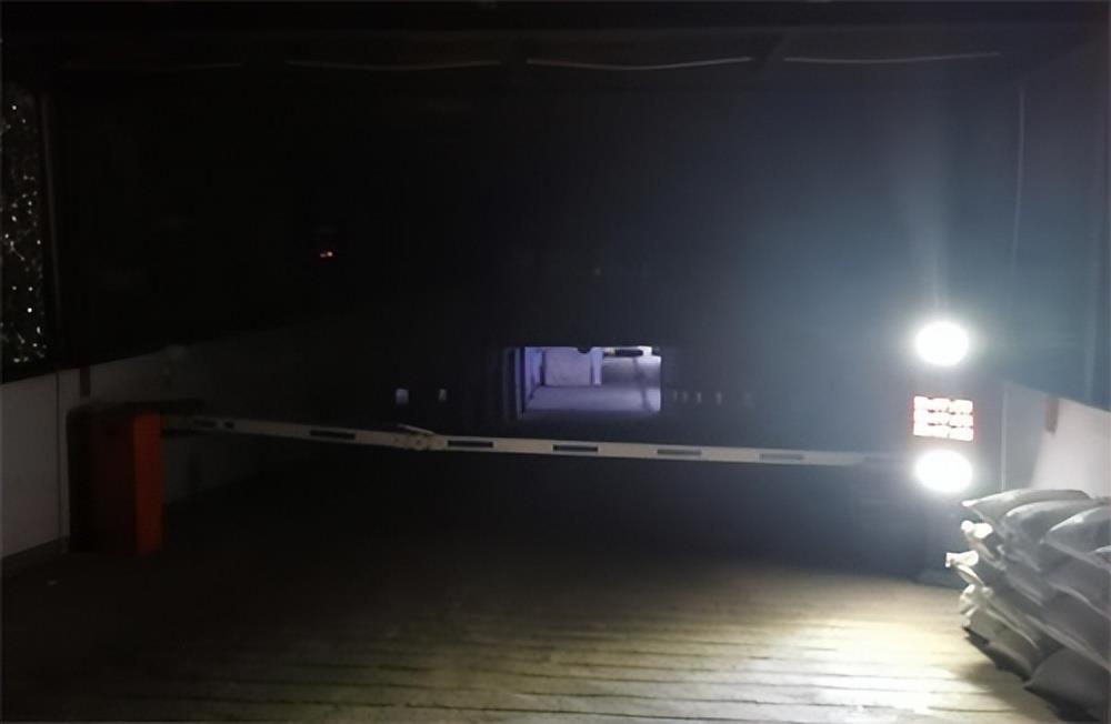 女子躺车库通道午休被碾死,车主被诉过失致人死亡,法院怎么判