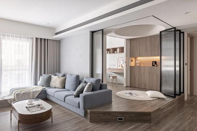 在客厅做L型地台和大柜子有多爽?看完她家,我实名羡慕了