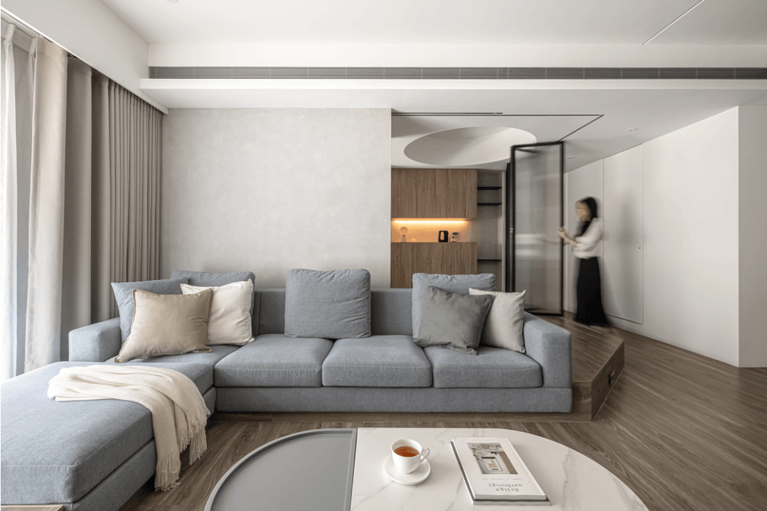 在客厅做L型地台和大柜子有多爽?看完她家,我实名羡慕了