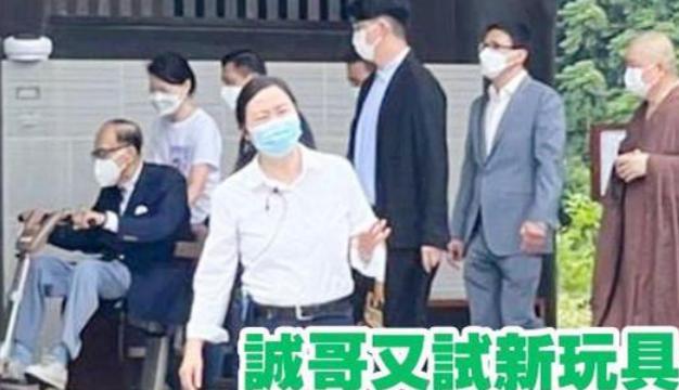 李嘉诚|香港红馆伤者李启言已确定全瘫，3度感谢女友不弃，李嘉诚现身寺庙祈祷