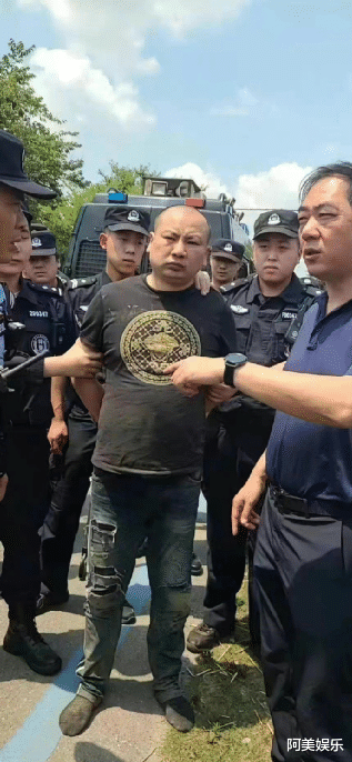 我们的社会不应该是这样的