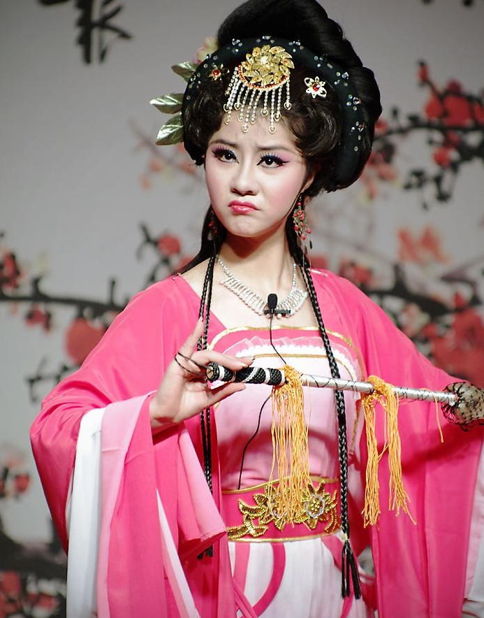 这种教养是在骨子里散发出来的,也为安庆的妹子加分不少.