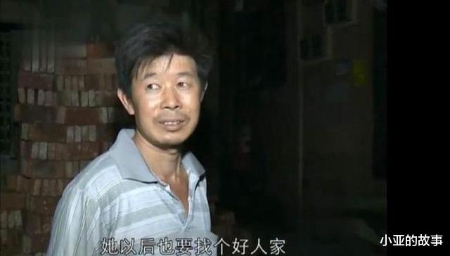 妙龄女孩爱上50岁大哥,与原配是闺蜜3人同住一屋:做的很舒服啊