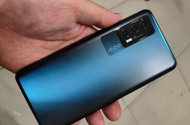 高通骁龙|iQOO真香骁龙870加速退场，12GB+256GB仅两千出头，还有独显芯片