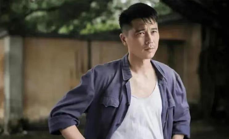 “桥洞大神”:不工作不交房租一天能睡18小时,冬暖夏凉不愿离开