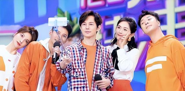 谢娜|离开何炅后事业一落千丈，谢娜露出“原形”，被指主持功底不足