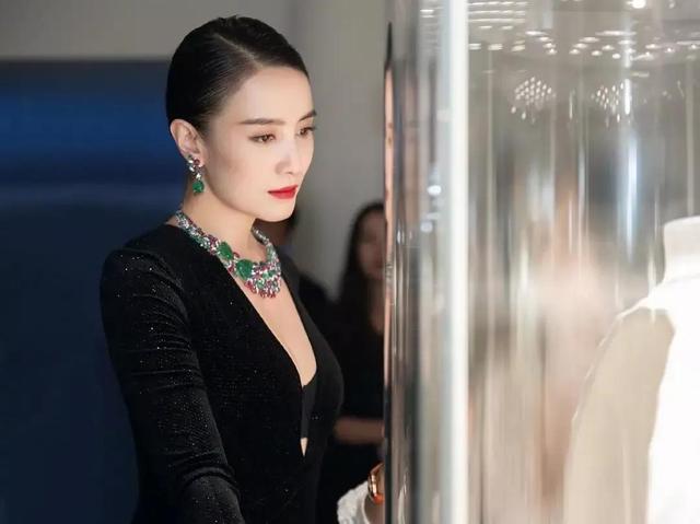 海尔希|有一些女明星的美却要去渐渐地发觉