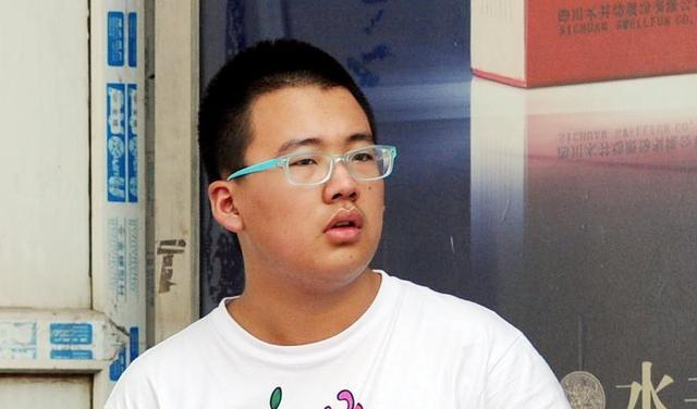 郭麒麟|郭麒麟遇见曹云金，打招呼仅用两个字，情商真高！