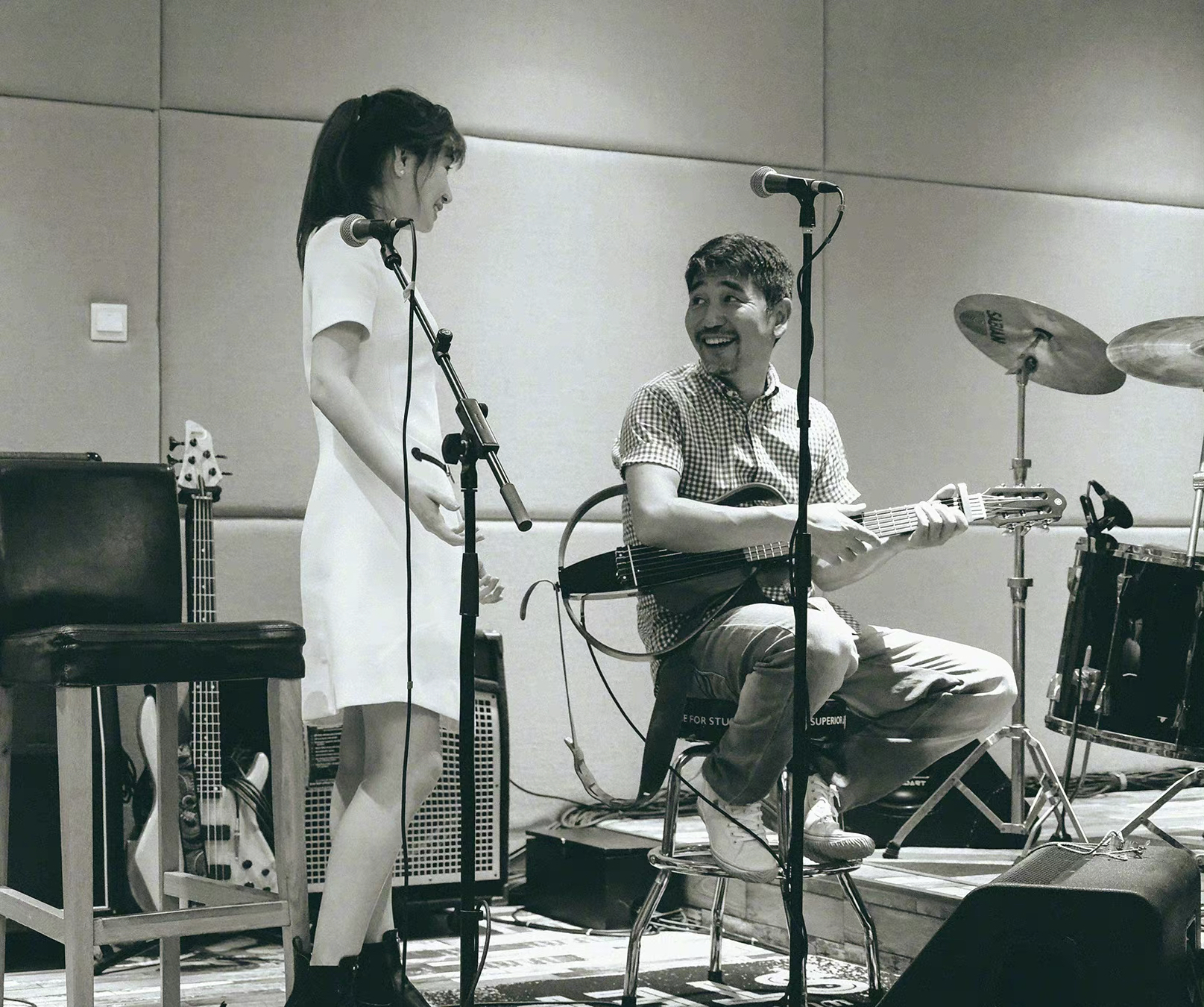 沙宝亮|恭喜!50岁歌手沙宝亮官宣恋情,女方身份曝光曾官宣当妈