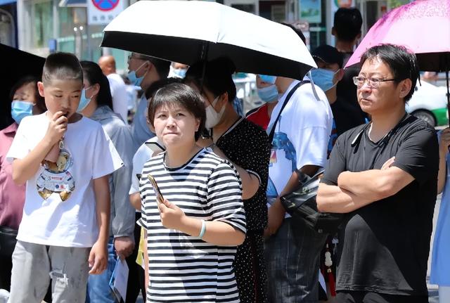 浙江考生林欢，提前20分钟交卷，称“高考太简单”，他考了多少分