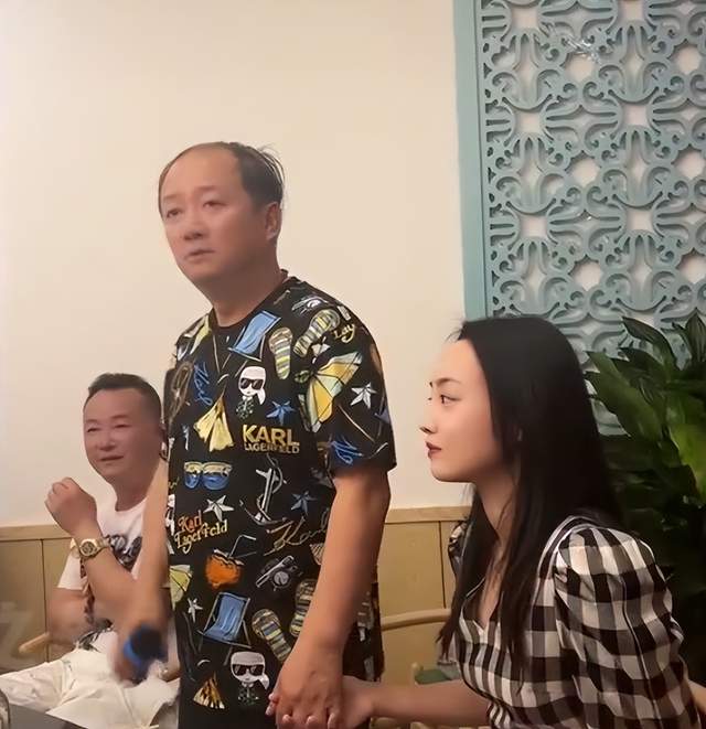唐鉴军|“谢广坤”自曝遭到赵本山打压！怒批人品不行，欲将其踢出《乡爱》