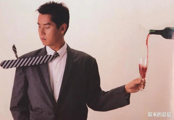 何炅|八位晚节不保的老戏骨：有人71岁还在约炮，有人与女徒厮混