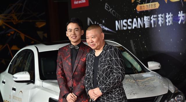 郭麒麟|郭麒麟遇见曹云金，打招呼仅用两个字，情商真高！