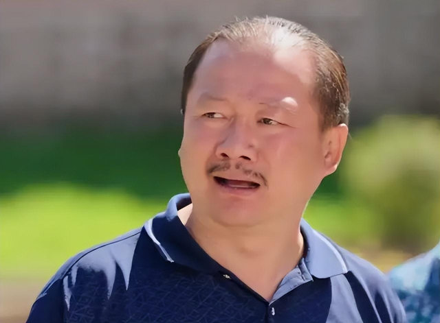 唐鉴军|“谢广坤”自曝遭到赵本山打压！怒批人品不行，欲将其踢出《乡爱》