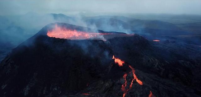 火山|300座火山，800处天然温泉，冰岛为何如此富饶？