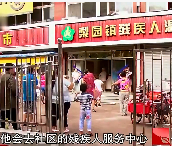 智障母子拆迁后住进新房,“保姆”欲强行霸占,甚至把他们赶出去