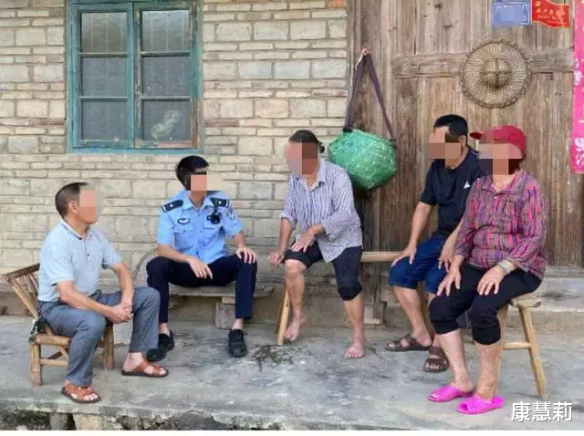 2002年,河南村霸残杀老人,3天后老人儿子回家,村霸1家5口惨死