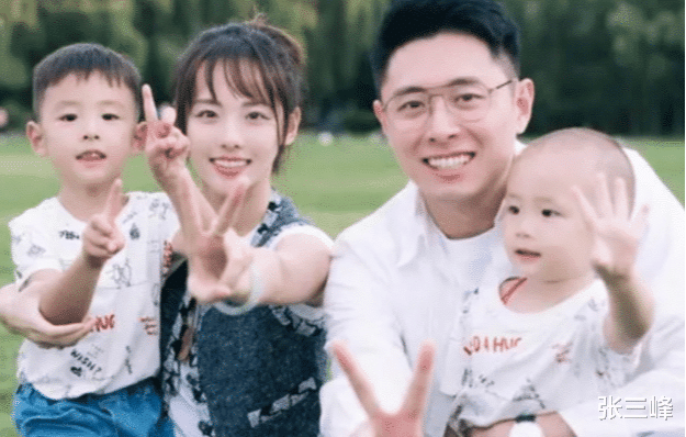 张嘉倪|张嘉倪传离婚醉酒后,晒辣妹大片引热议,粉发金裙大秀竹竿腿