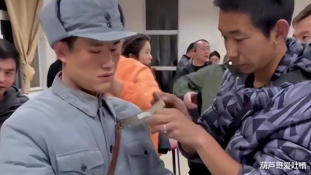 谢孟伟|嘎子谢孟伟直播间发飙,怒斥《亮剑》剧组做事不地道