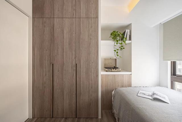 在客厅做L型地台和大柜子有多爽?看完她家,我实名羡慕了