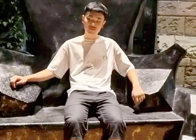 15岁少年在校内突然神秘失踪,监控疑似被动了手脚,新的怀疑对象浮出水面