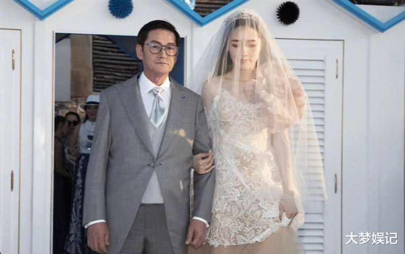 向佐|向佐出轨证据连爆！郭爸不忍了，挺爱女开轰“那个乱来的”